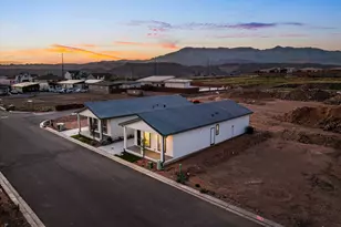 2752 W Crest View Ln, Hurricane, UT 84737 - Photo 14