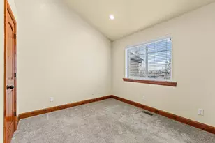 6563 S Lovendahle Ct, Murray, UT 84107 - Photo 16
