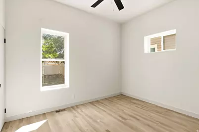 915 W 300 S, Salt Lake City, UT 84104 - Photo 16