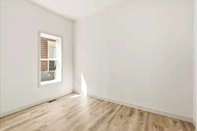 915 W 300 S, Salt Lake City, UT 84104 - Photo 18