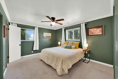 360 E Center St, Centerville, UT 84014 - Photo 10