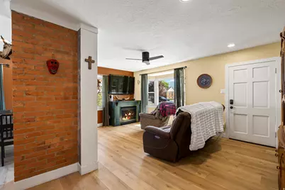 121 Ross Dr, Clearfield, UT 84015 - Photo 8