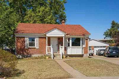 121 Ross Dr, Clearfield, UT 84015 - Photo 2