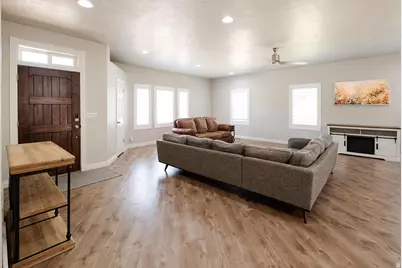 5042 S Viking Dr, South Ogden, UT 84403 - Photo 4