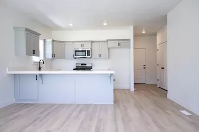 452 E 650 N #67, Salem, UT 84653 - Photo 4