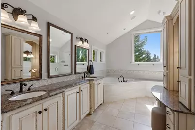 1044 E Center St, Lindon, UT 84042 - Photo 38