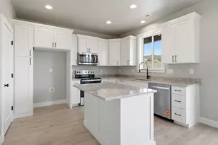 3385 E Baywater Dr, Eagle Mountain, UT 84005 - Photo 20