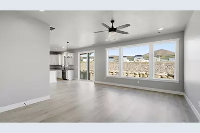 3385 E Baywater Dr, Eagle Mountain, UT 84005 - Photo 16