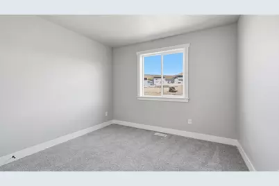 3385 E Baywater Dr, Eagle Mountain, UT 84005 - Photo 32