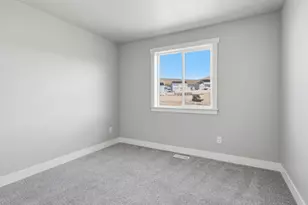 3385 E Baywater Dr, Eagle Mountain, UT 84005 - Photo 32
