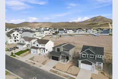 3385 E Baywater Dr, Eagle Mountain, UT 84005 - Photo 8