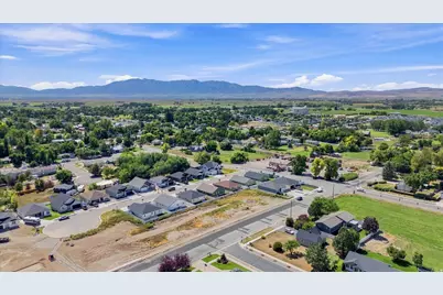 254 W 400 N #9, Smithfield, UT 84335 - Photo 12