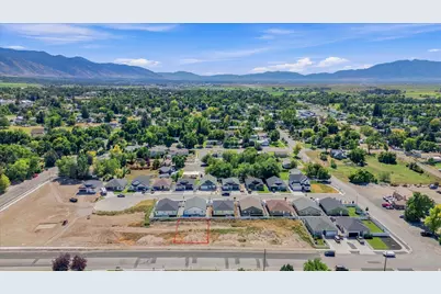 254 W 400 N #9, Smithfield, UT 84335 - Photo 2