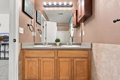 1076 S 1050 W, Woods Cross, UT 84087 - Photo 24