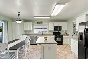 1076 S 1050 W, Woods Cross, UT 84087 - Photo 12