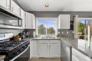 2257 N 2290 W, Clinton, UT 84015 - Photo 6