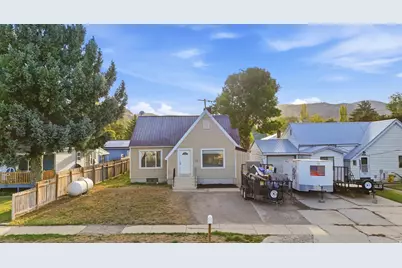 218 N 100 W, Malad City, ID 83252 - Photo 2