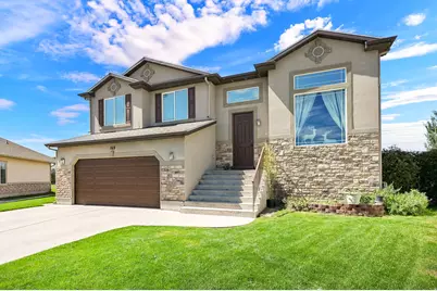 169 N Walton Ct, North Salt Lake, UT 84054 - Photo 2