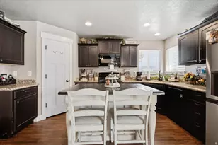 224 E Tate Ct, Grantsville, UT 84029 - Photo 10