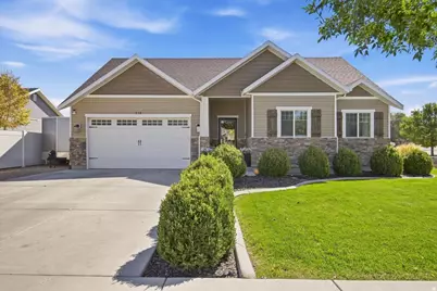 224 E Tate Ct, Grantsville, UT 84029 - Photo 1