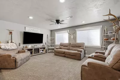 224 E Tate Ct, Grantsville, UT 84029 - Photo 26