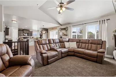 224 E Tate Ct, Grantsville, UT 84029 - Photo 8