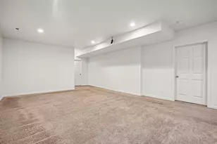 746 W Gladiolus Cir, Saratoga Springs, UT 84045 - Photo 28