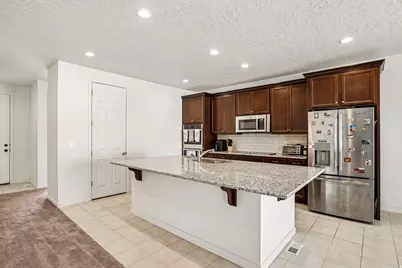 746 W Gladiolus Cir, Saratoga Springs, UT 84045 - Photo 10