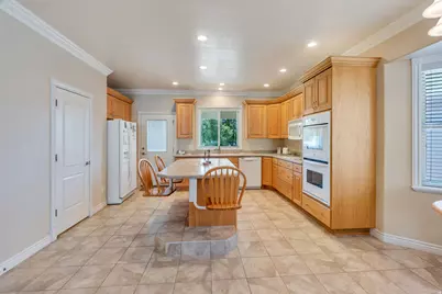 720 E 3230 N, Lehi, UT 84043 - Photo 6