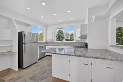 7320 S Chris Ln, Cottonwood Heights, UT 84121 - Photo 12