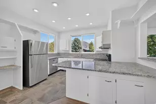 7320 S Chris Ln, Cottonwood Heights, UT 84121 - Photo 12