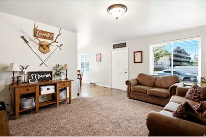 5220 S 2100 W, Roy, UT 84067 - Photo 4