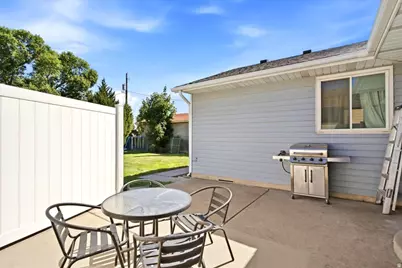5220 S 2100 W, Roy, UT 84067 - Photo 18