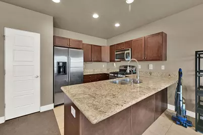 4268 S Main St, Murray, UT 84107 - Photo 10