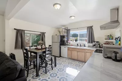 8808 S Oxford Cir, Sandy, UT 84070 - Photo 10