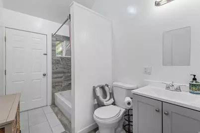 8808 S Oxford Cir, Sandy, UT 84070 - Photo 16