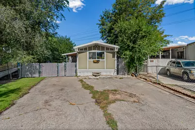 8808 S Oxford Cir, Sandy, UT 84070 - Photo 2