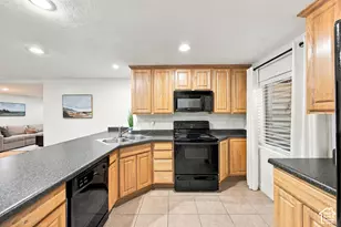 12732 S Merryvale Cir W, Riverton, UT 84065 - Photo 28
