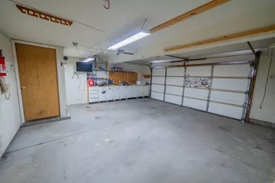 10273 S Countrywood Dr, Sandy, UT 84092 - Photo 28
