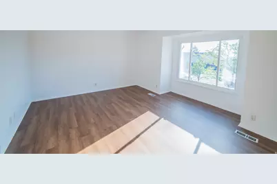 10273 S Countrywood Dr, Sandy, UT 84092 - Photo 8