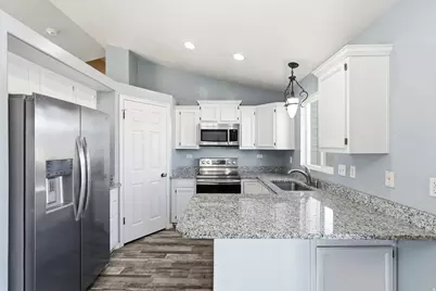 4012 W 4700 S, Roy, UT 84067 - Photo 6