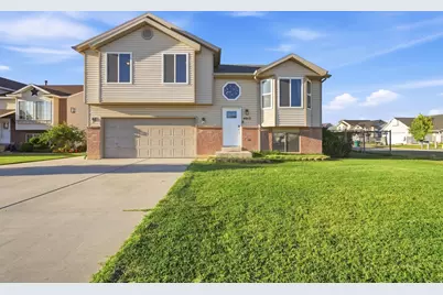4012 W 4700 S, Roy, UT 84067 - Photo 2