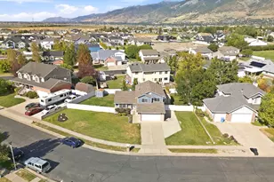 934 W Meadowlark Ln N, West Bountiful, UT 84087 - Photo 36