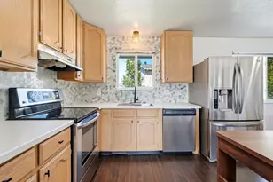 934 W Meadowlark Ln N, West Bountiful, UT 84087 - Photo 8