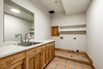5910 S Whitewater Cir, Holladay, UT 84121 - Photo 44