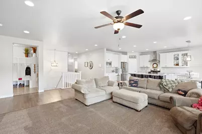 2249 S Parkwood Ln, Kaysville, UT 84037 - Photo 10