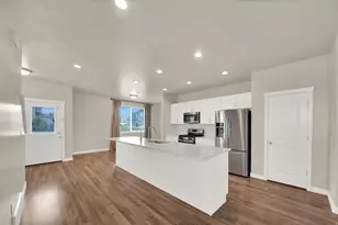 11038 S Harvest Pointe Dr, South Jordan, UT 84009 - Photo 4