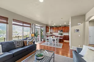 14961 S Winged Bluff Ln, Draper (UT Cnty), UT 84020 - Photo 4