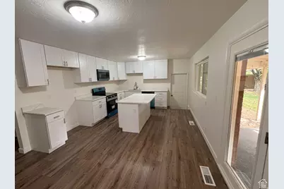 7112 S 2780 E, Cottonwood Heights, UT 84121 - Photo 4