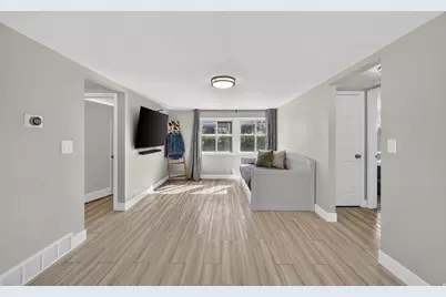 2058 W 4400 S, Roy, UT 84067 - Photo 10